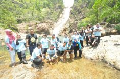 Rekreasi Air Terjun Berkelah